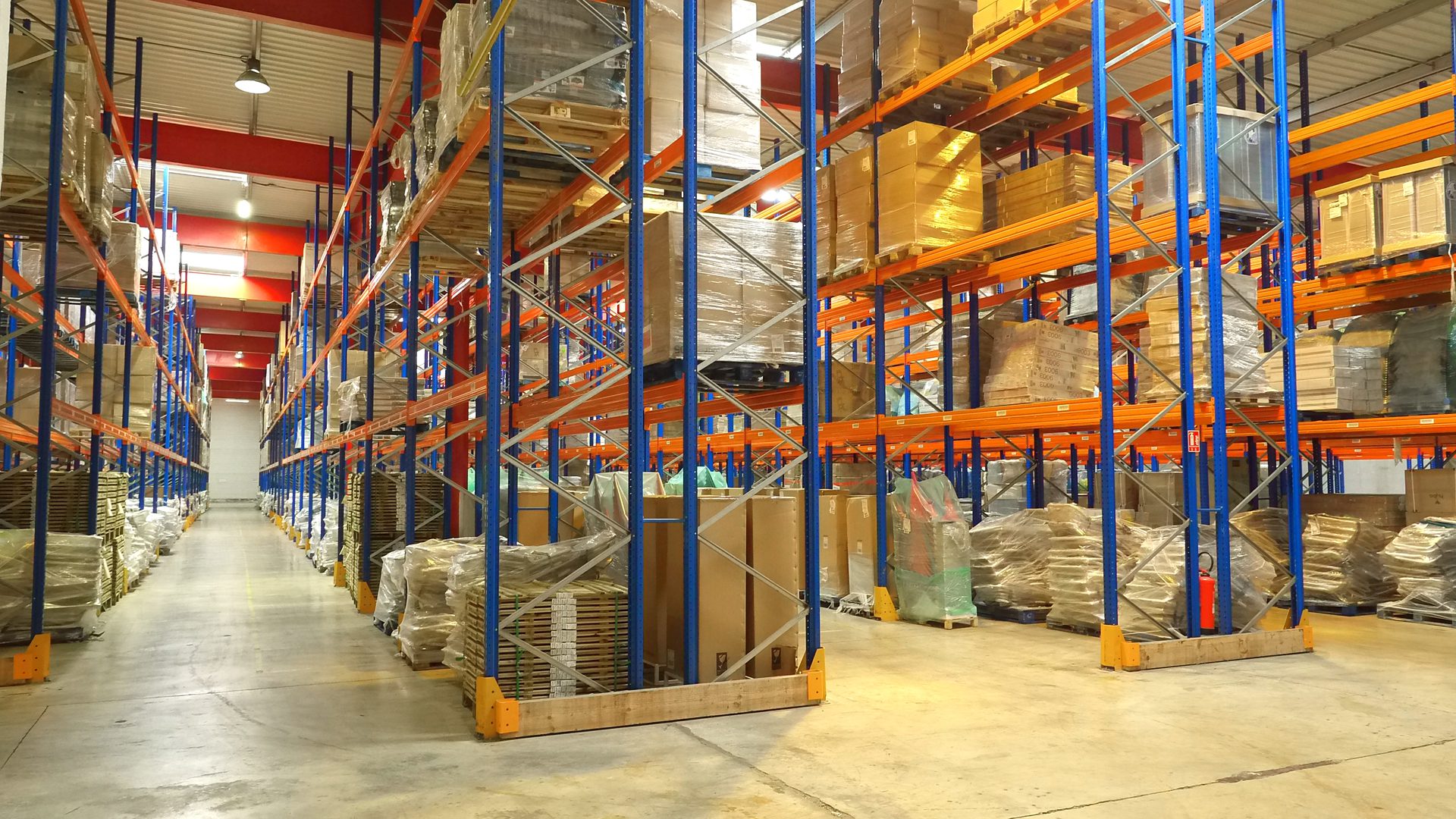 Inside warehouse in Orleans Logistics Park 1, Ormes.